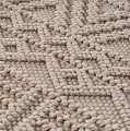 dywan-nowoczesny-3d-helix-boho-bezowy-zblizenie-runai-wzoru.jpg