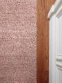 dywan-jednobarwny-notting-hill-ted-baker-jasny-rozowy-aranzacja-w-przedpokoju-na-ciemnej-podlodze-widok-z-gory-rozmiar-80cmx200cm.png